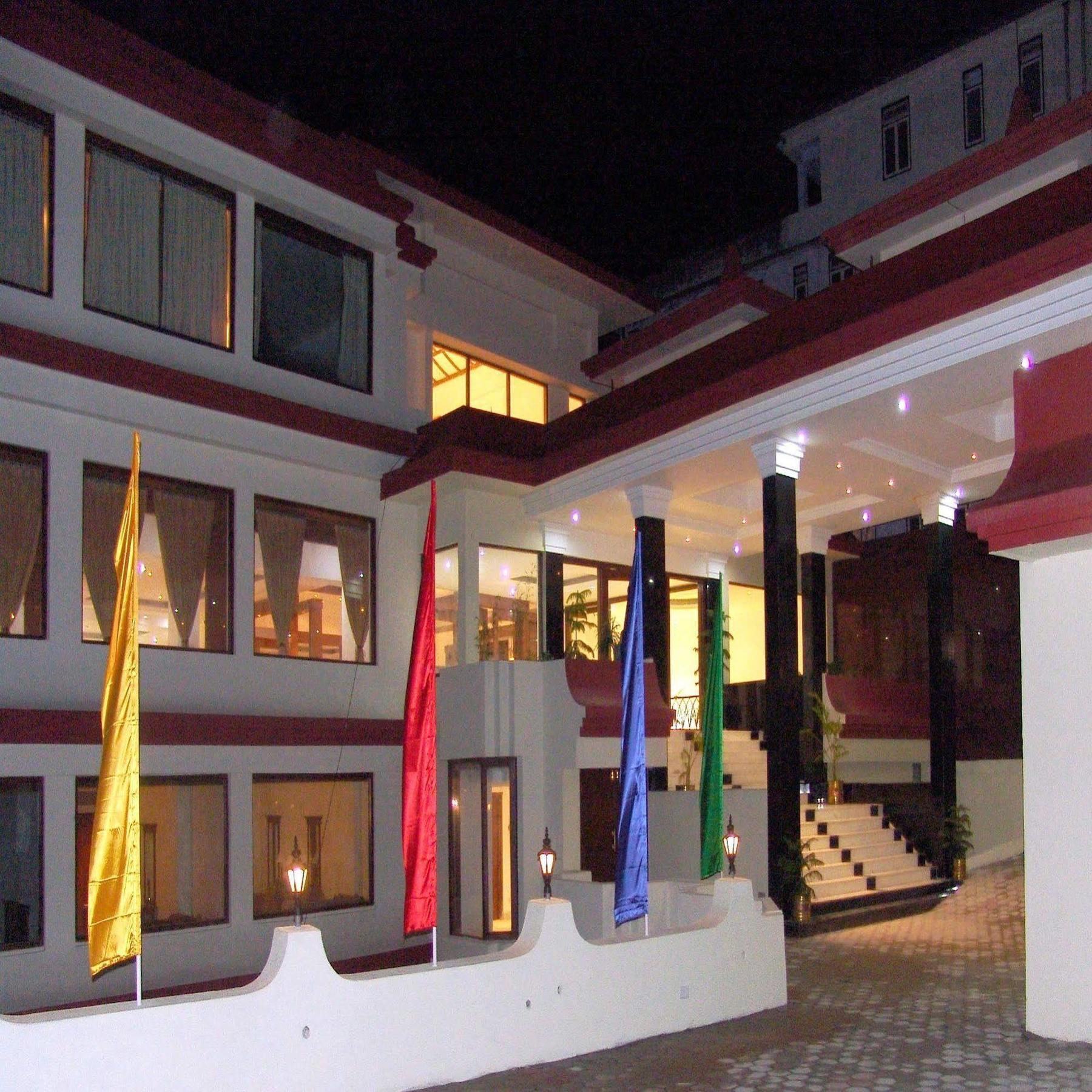 Hotel The Royal Plaza Gangtok Exterior foto