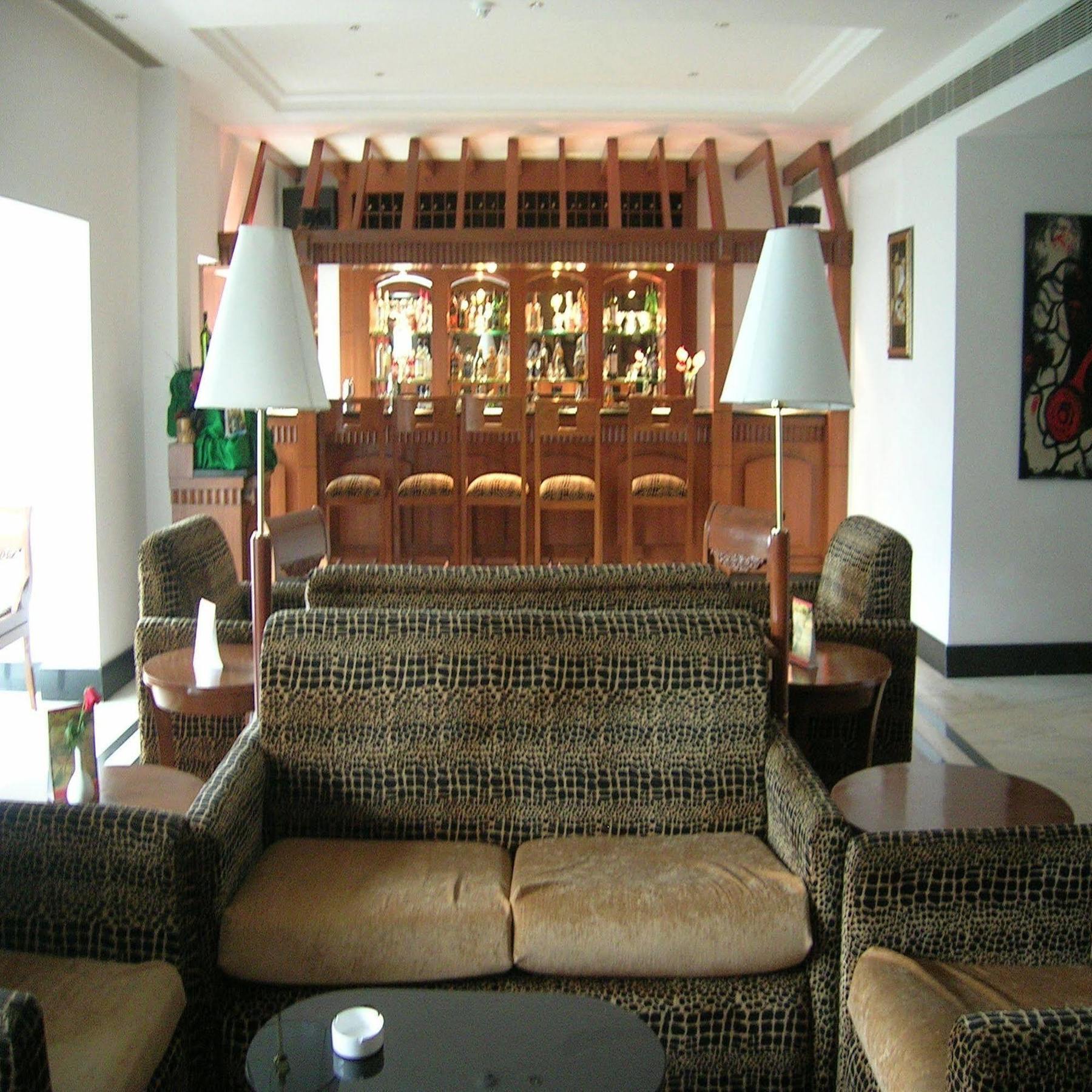Hotel The Royal Plaza Gangtok Exterior foto