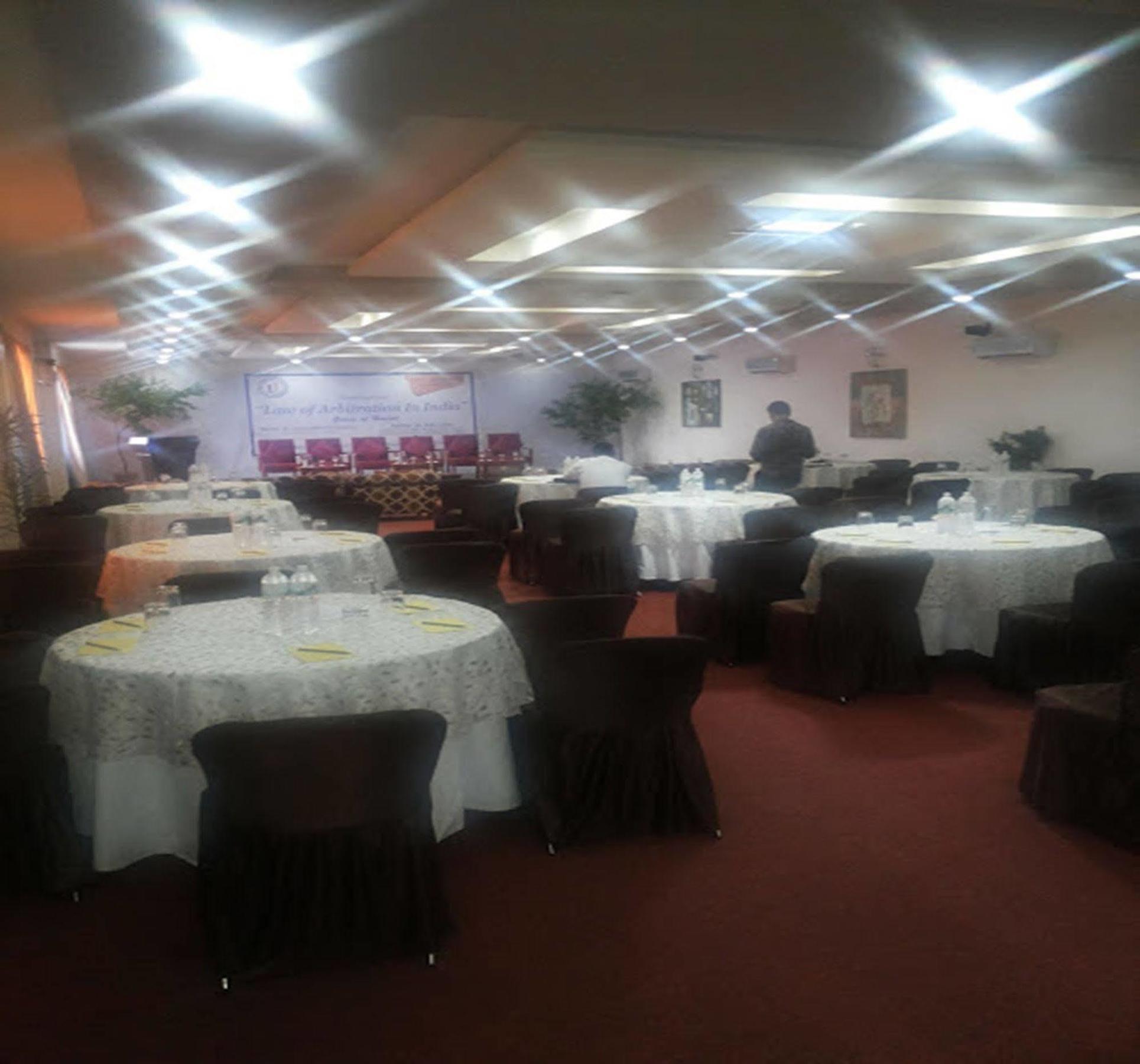 Hotel The Royal Plaza Gangtok Exterior foto