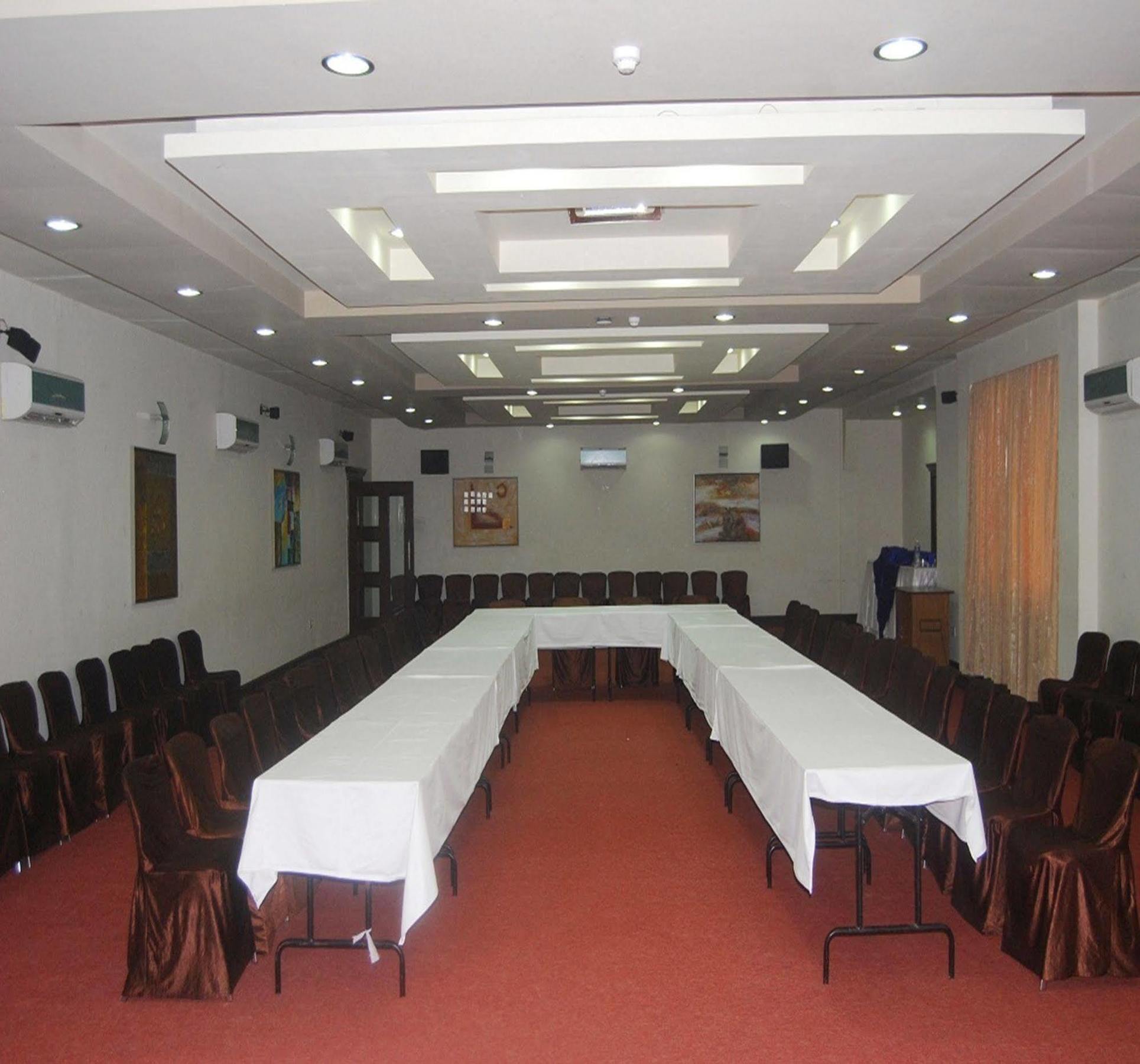 Hotel The Royal Plaza Gangtok Exterior foto