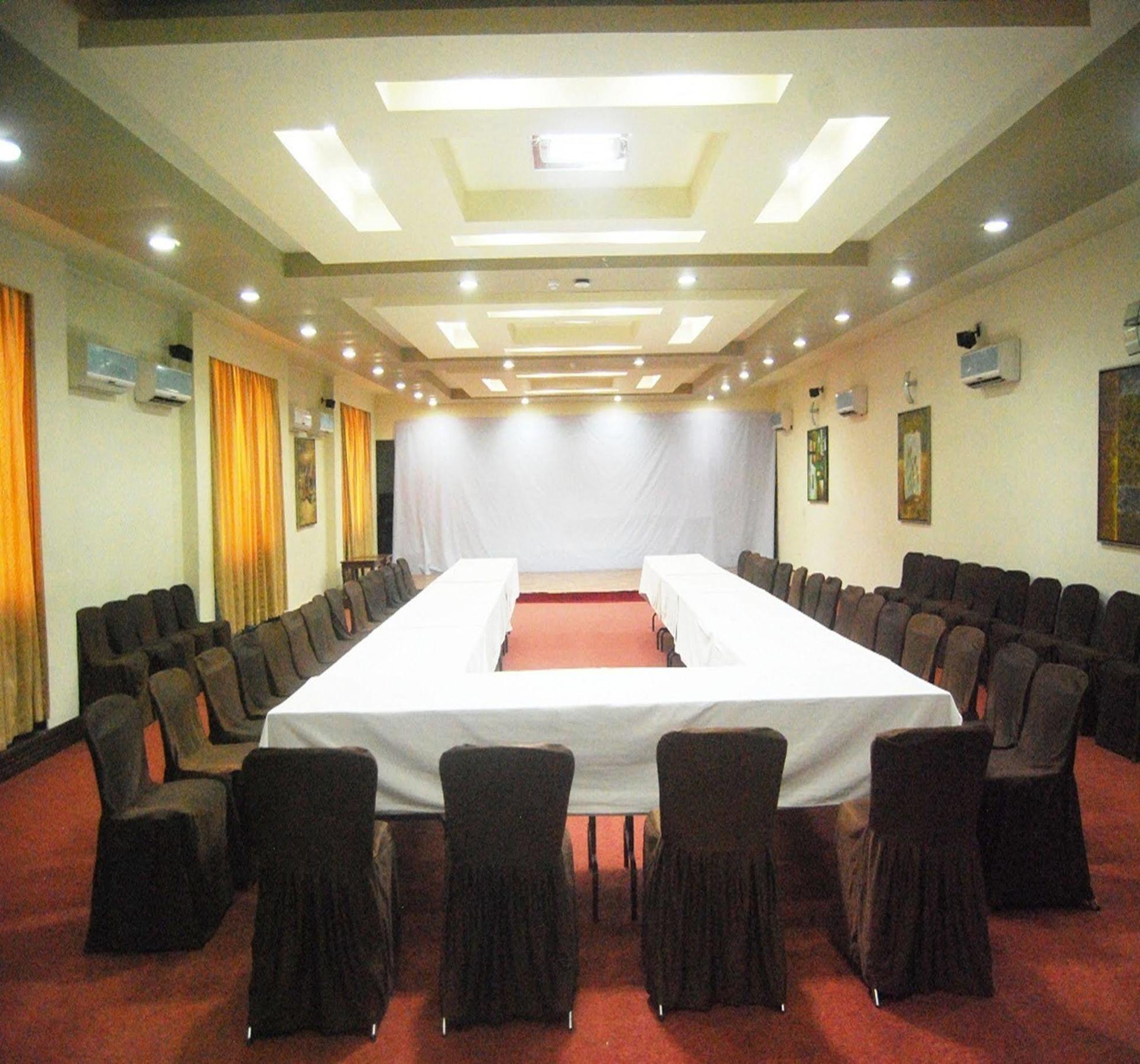 Hotel The Royal Plaza Gangtok Exterior foto