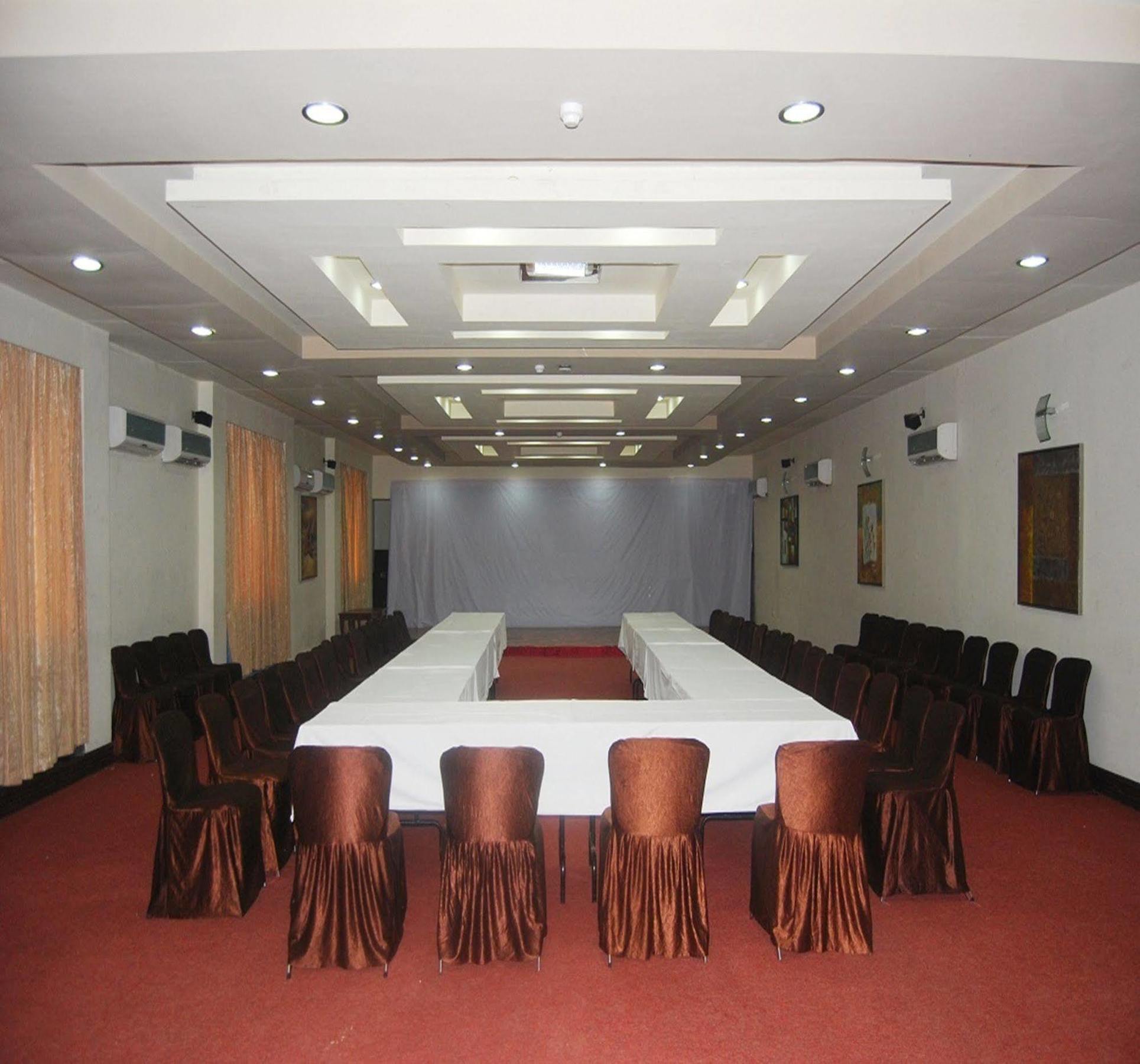 Hotel The Royal Plaza Gangtok Exterior foto