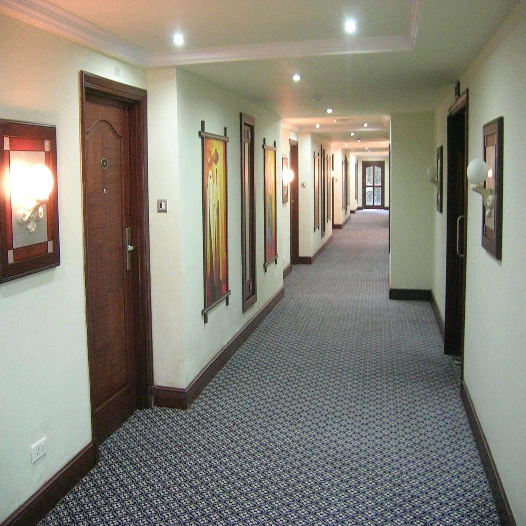 Hotel The Royal Plaza Gangtok Exterior foto